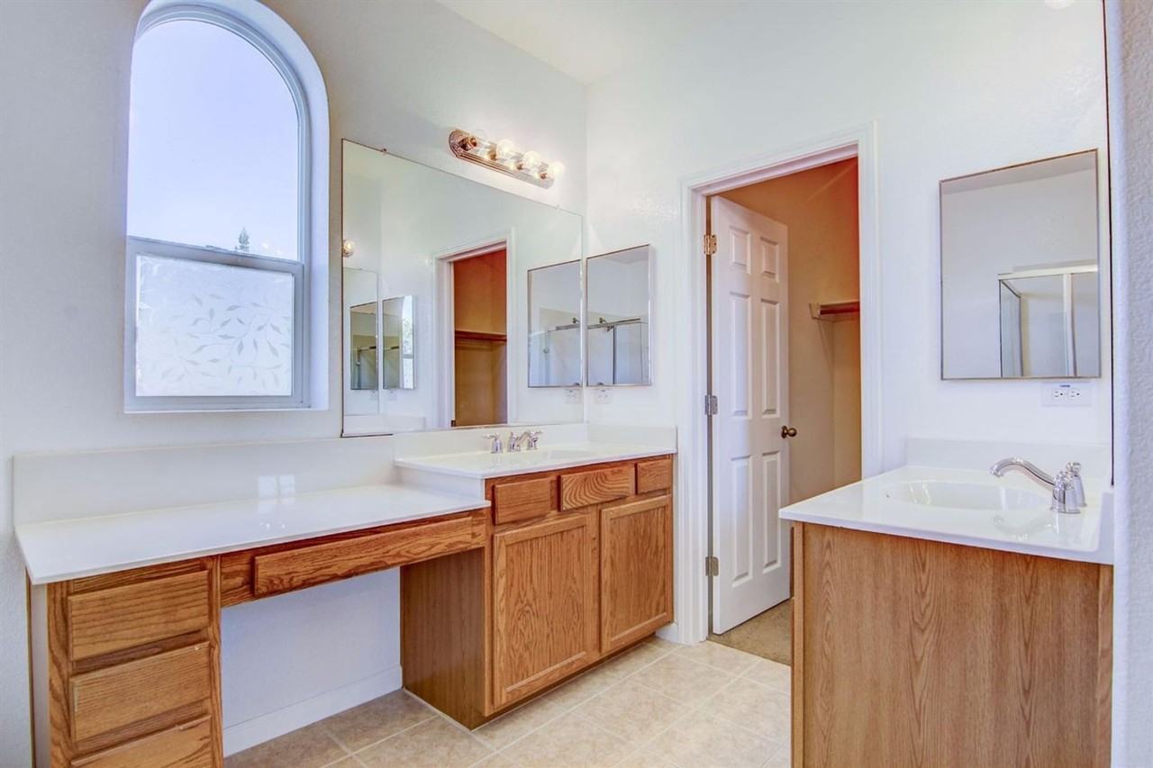 8464 Crystal Walk Cir - Photo 5 of 22