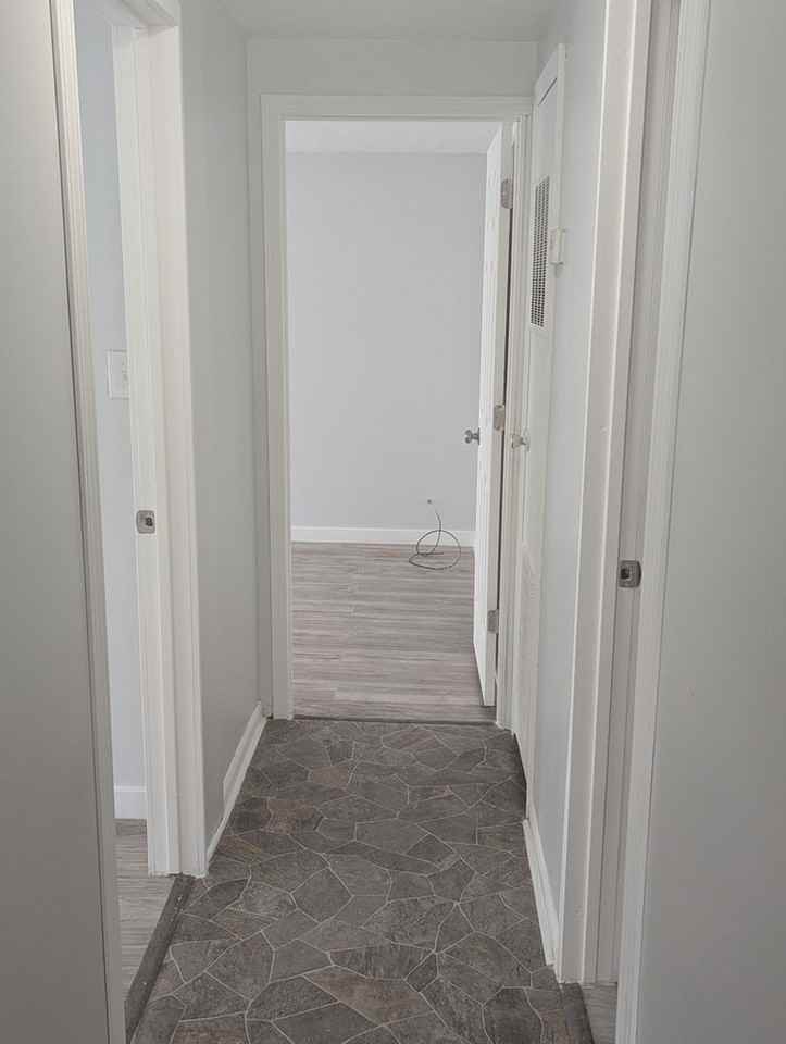 2241 Astor St - Photo 4 of 9