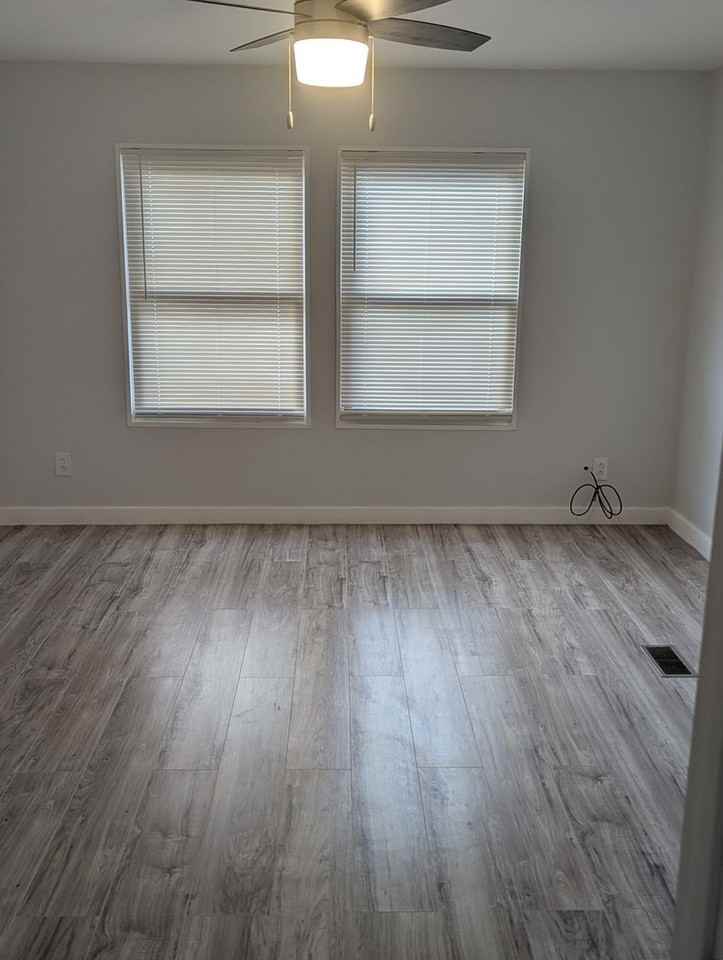 2241 Astor St - Photo 6 of 9