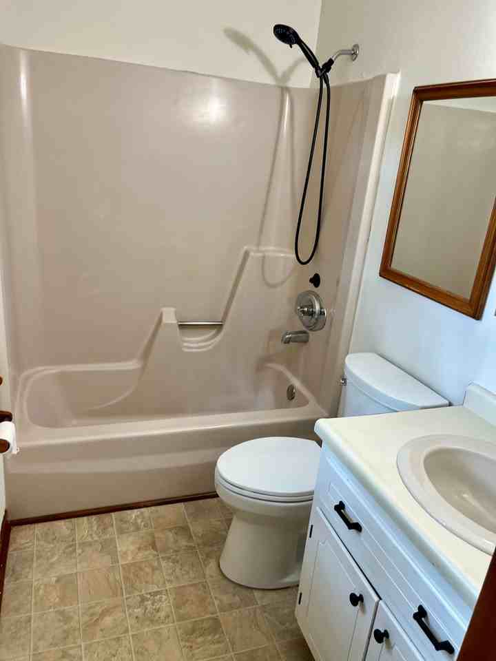 2061 Hodges Mill Rd - Photo 7 of 9
