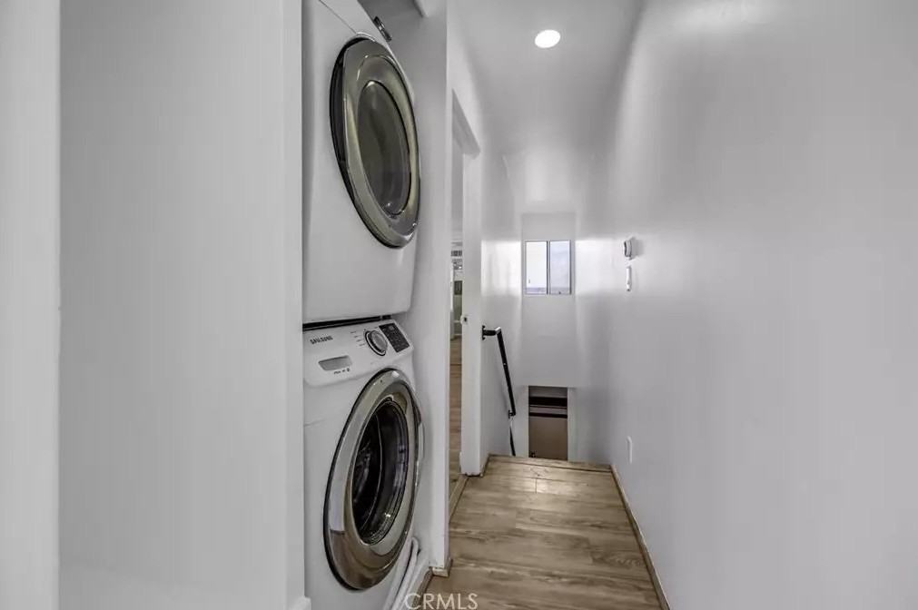 219 N Isabel St #4 - Photo 7 of 48