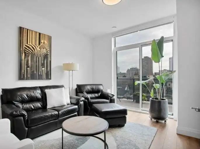 399 Queen St S #513 - Photo 4 of 8