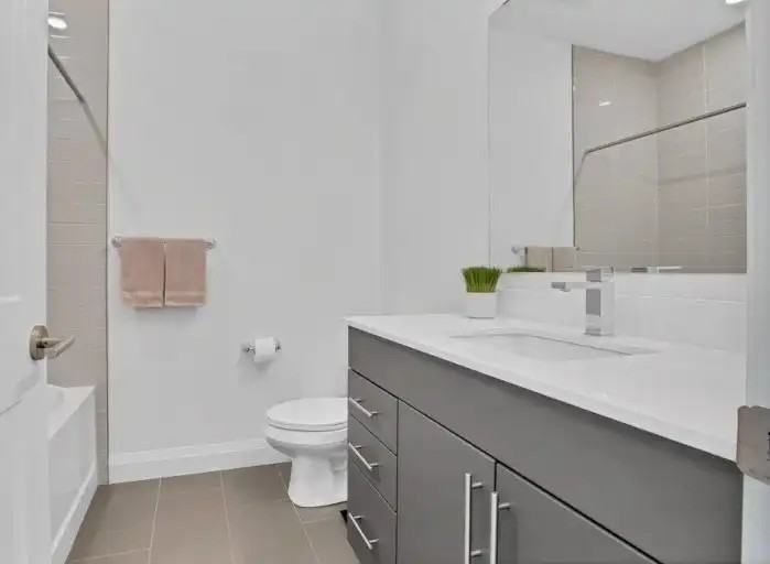 399 Queen St S #513 - Photo 7 of 8