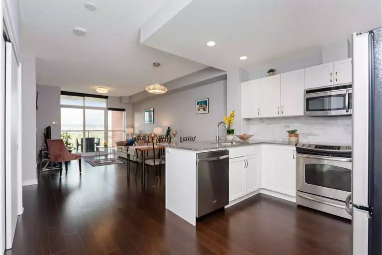 551 Maple Ave #1204 - Photo 2 of 8