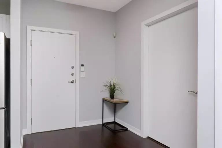 551 Maple Ave #1204 - Photo 7 of 8