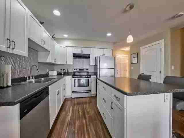 1900 Hugh Allan Dr #18 - Photo 3 of 10