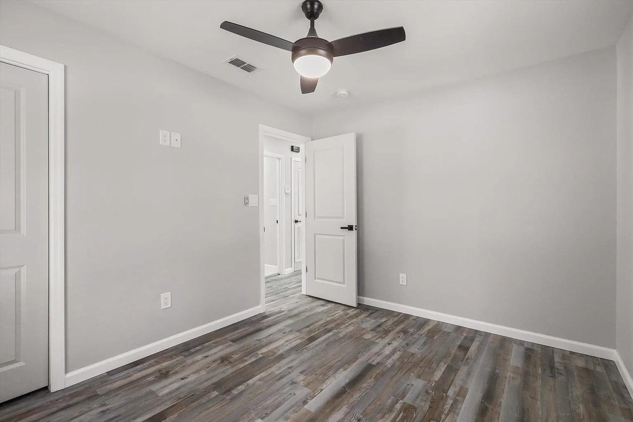 2901 Baltic Ave - Photo 6 of 22