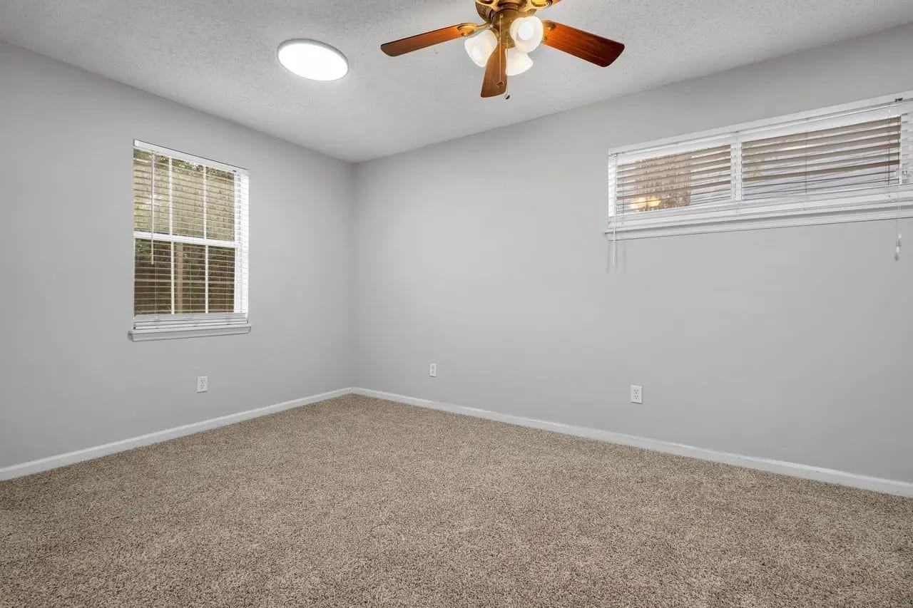 4258 Benchmark Trce - Photo 3 of 19
