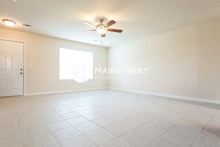 2515 Queen Bee Dr - Photo 2 of 15