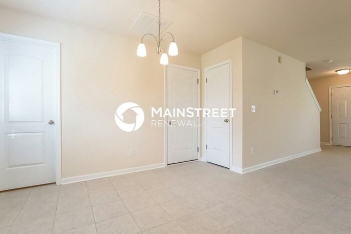 2515 Queen Bee Dr - Photo 5 of 15