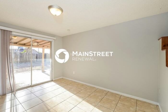 4302 N 73rd Ave - Photo 6 of 16