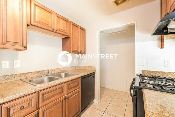 4302 N 73rd Ave - Photo 7 of 16