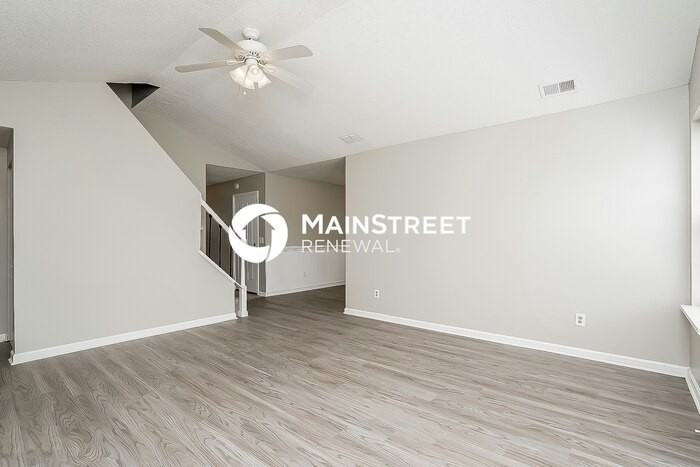 423 Lake Forest Dr - Photo 4 of 17