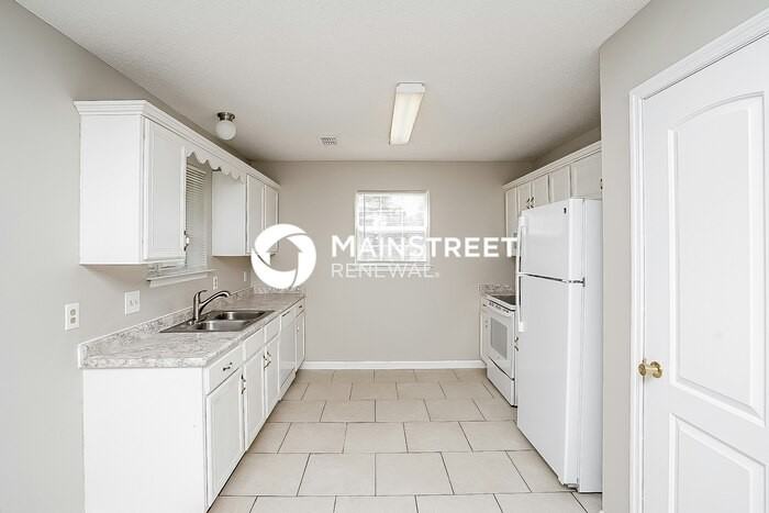 423 Lake Forest Dr - Photo 7 of 17