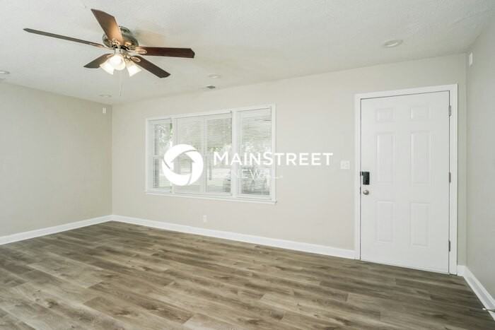 10008 Stonestreet Rd - Photo 5 of 16