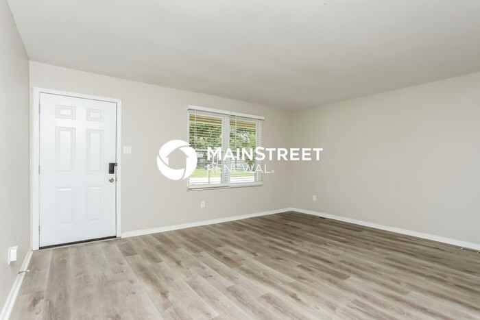 910 Silverstone Dr - Photo 4 of 17