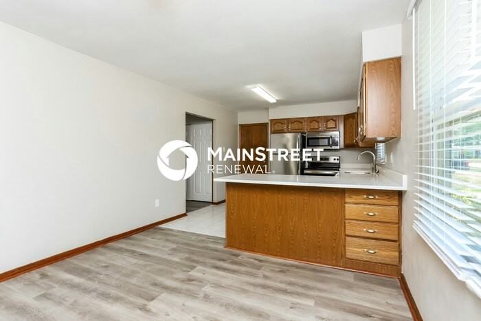 910 Silverstone Dr - Photo 6 of 17