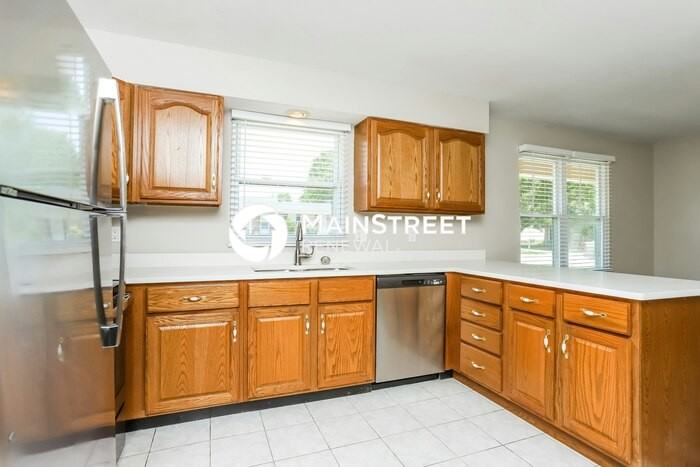 910 Silverstone Dr - Photo 6 of 17
