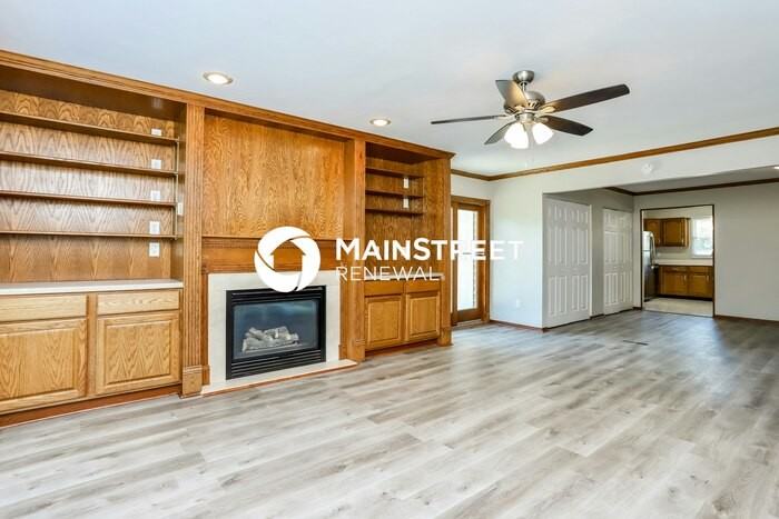 910 Silverstone Dr - Photo 7 of 17