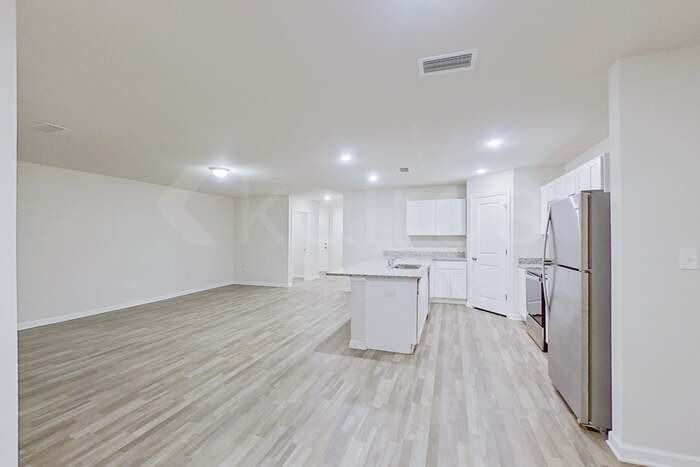 21617 Yosemite Blvd - Photo 5 of 23