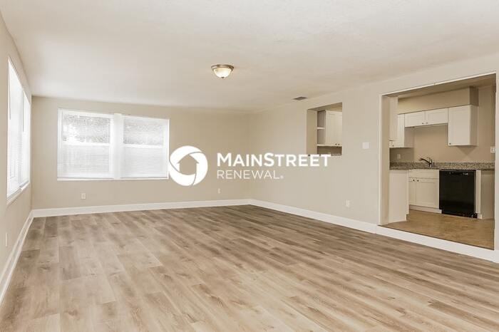 925 Allendale St - Photo 3 of 16