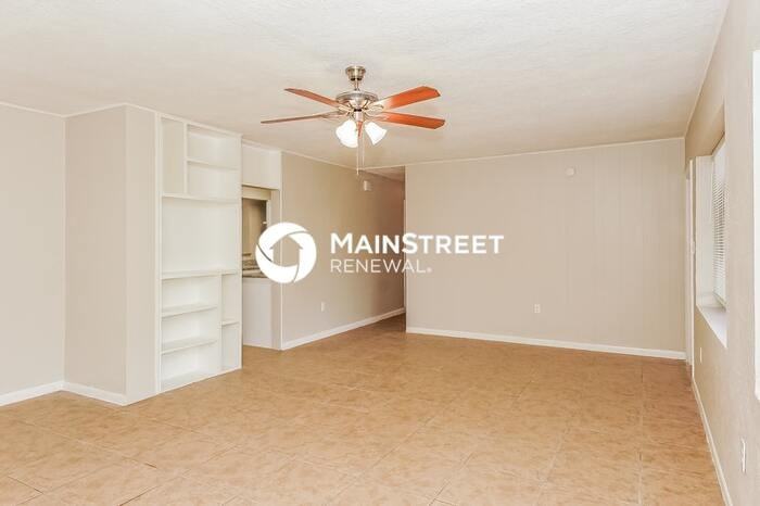 925 Allendale St - Photo 4 of 16