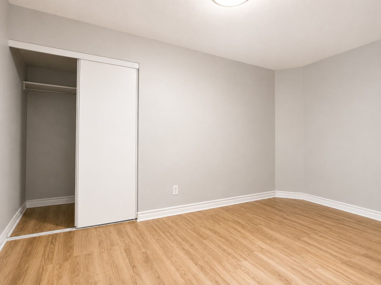 265 Emerald Street North #15 - Photo 5 of 6