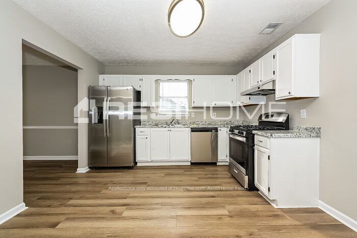 5949 Creekside Dr - Photo 2 of 20