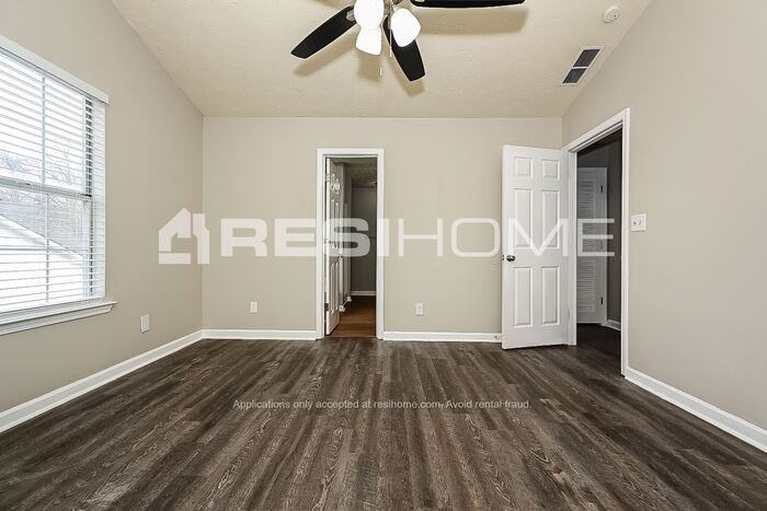 5949 Creekside Dr - Photo 7 of 20