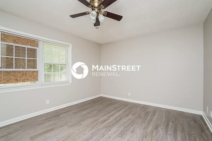 4336 Central Valley Dr - Photo 3 of 16