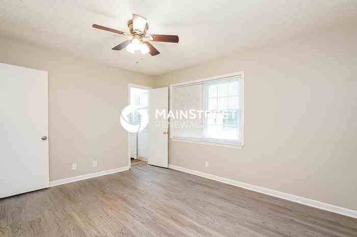 4336 Central Valley Dr - Photo 4 of 16