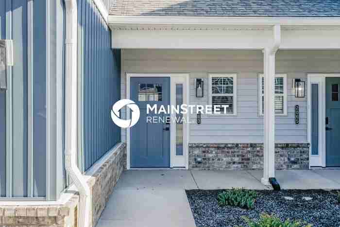 2063 N Sarah Dr - Photo 3 of 17