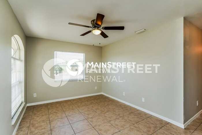 713 Cardinal St E - Photo 3 of 16