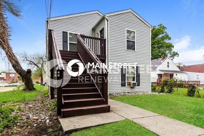 2913 Dumesnil St #3 - Photo 3 of 15
