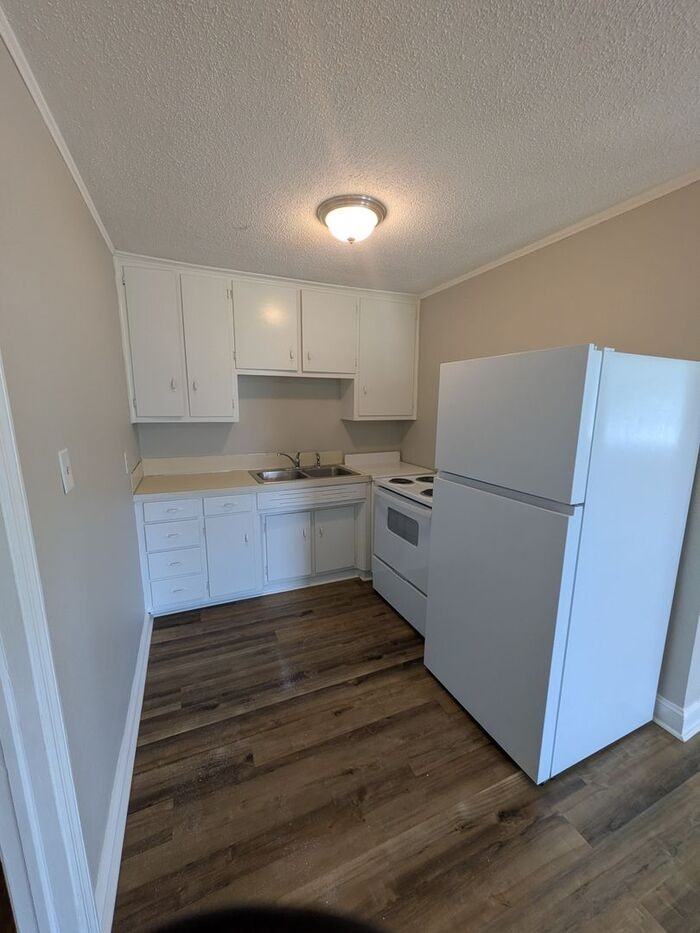 2249 Story St - Photo 4 of 7
