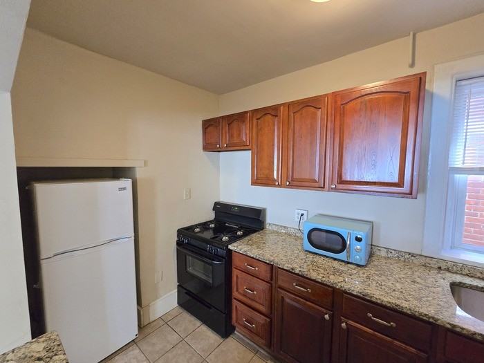1217 Colonial Ave #A3 - Photo 5 of 13