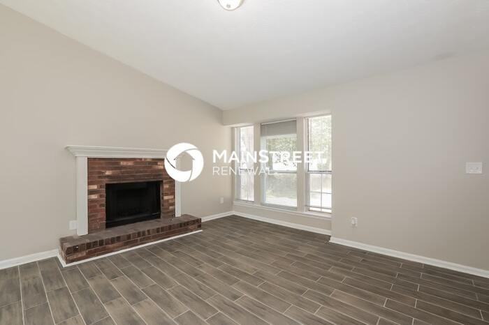 2537 Corner Shoals Dr - Photo 3 of 18