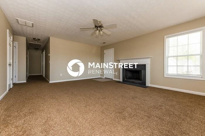 55 Amber Way - Photo 4 of 16