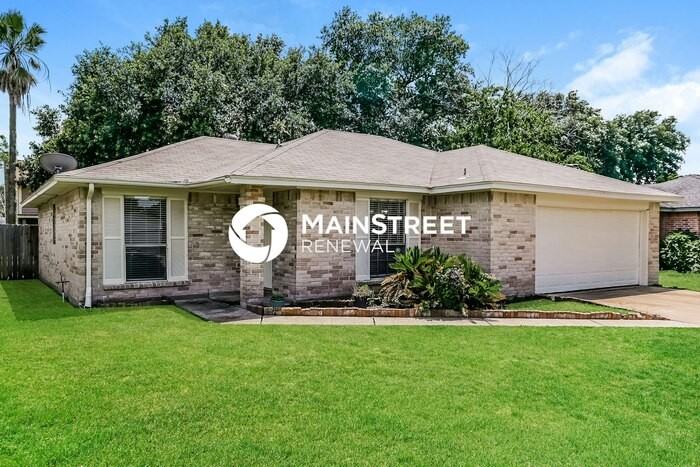 18747 Denise Dale Ln - Photo 2 of 17
