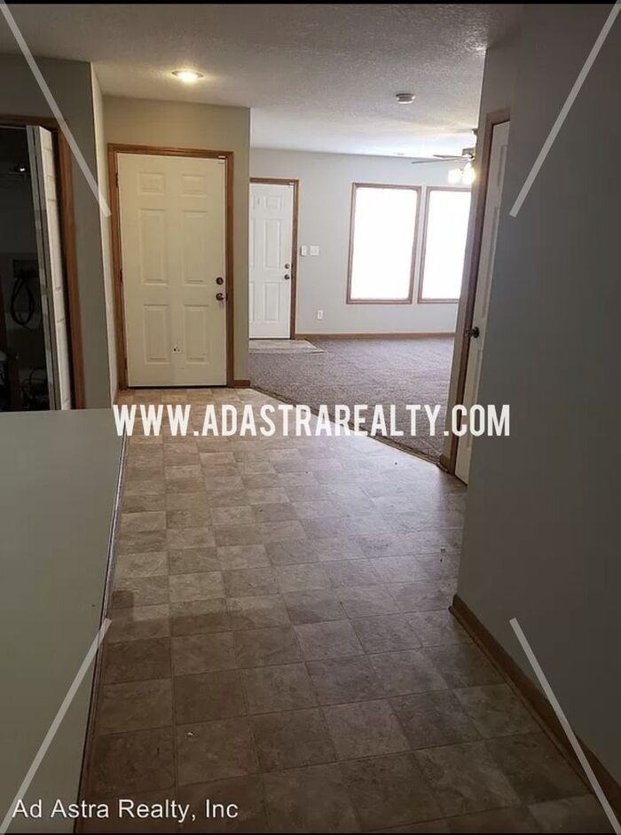 704 Meadow Ct #A - Photo 4 of 16