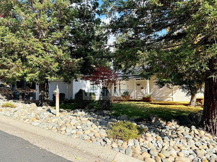 3881 N Lakeshore Blvd - Photo 5 of 30