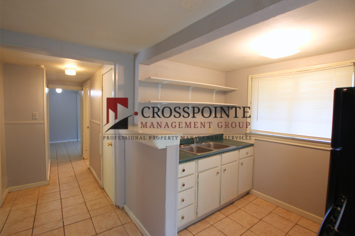 1523 W 2nd St - Photo 4 of 13