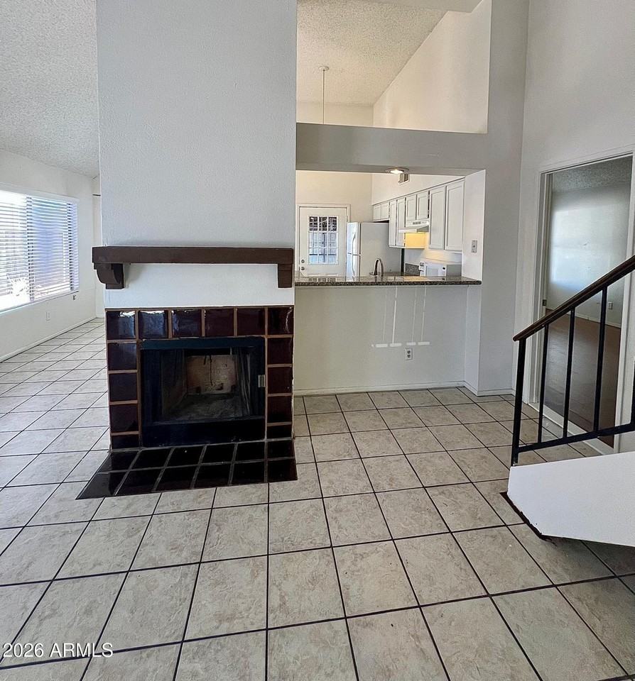 20828 N 21st Ave - Photo 3 of 27