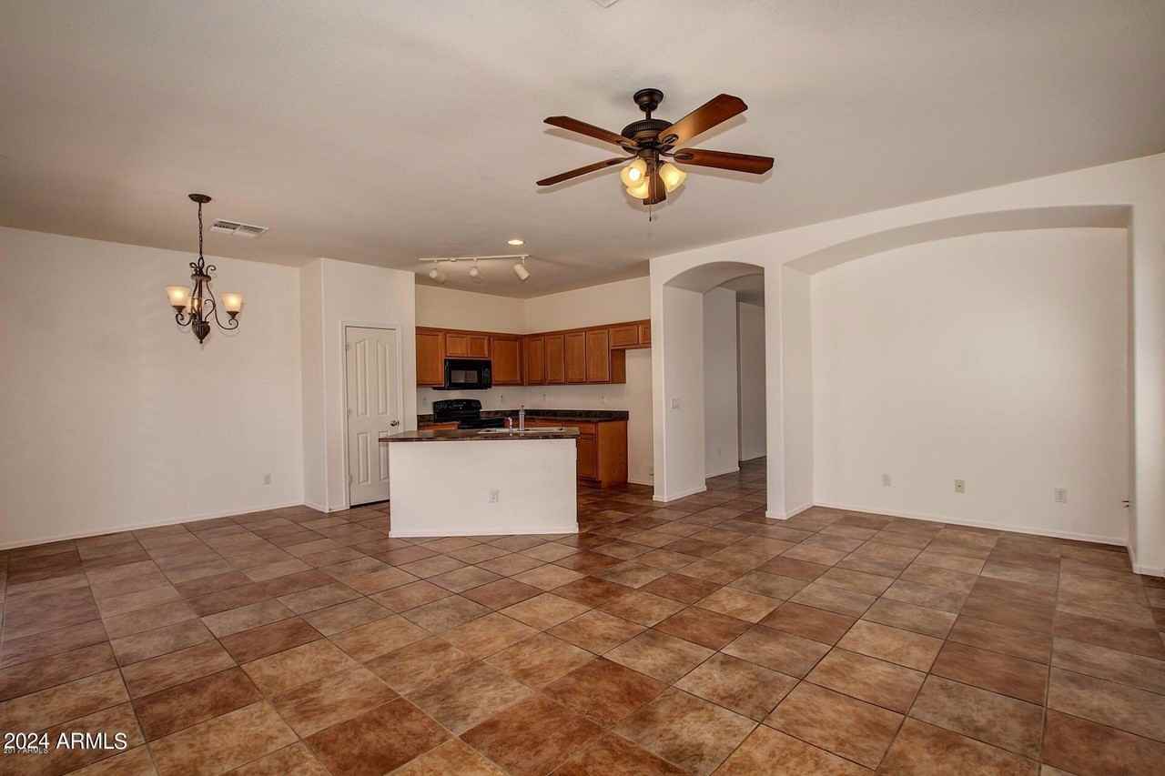 7722 S 69th Dr - Photo 5 of 14