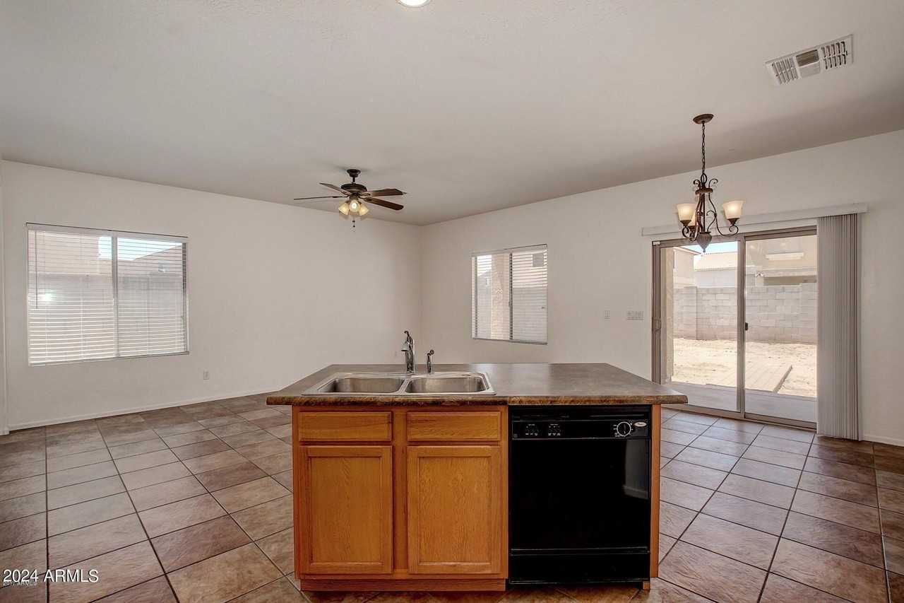 7722 S 69th Dr - Photo 6 of 14