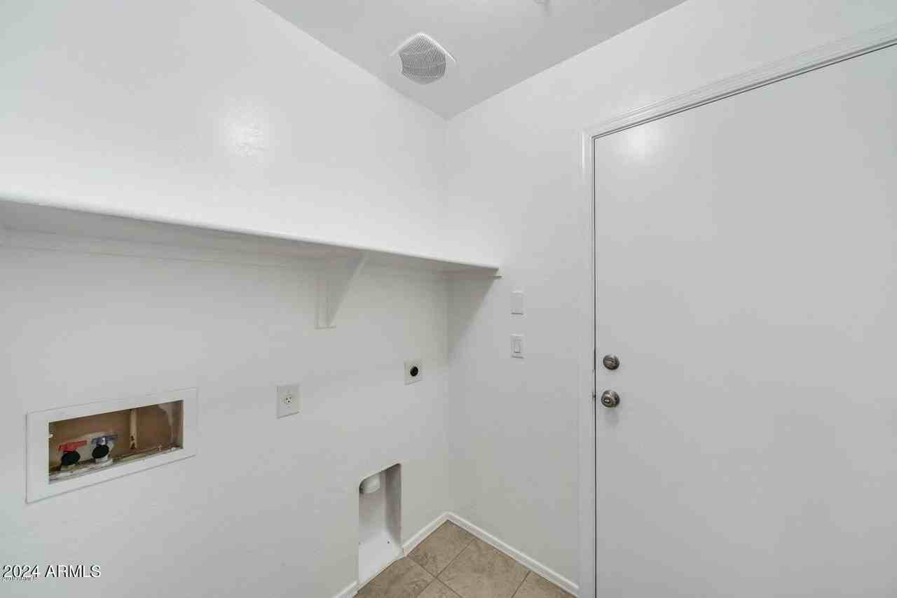 2634 S Alpine Dr - Photo 6 of 28