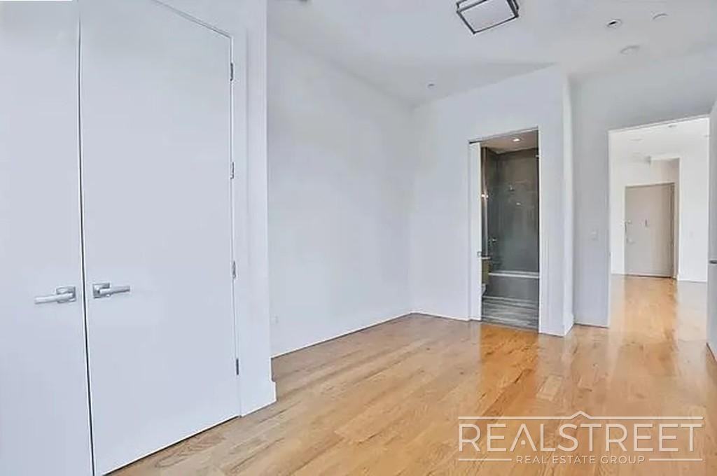 109 Winthrop St #4A - Photo 3 of 6