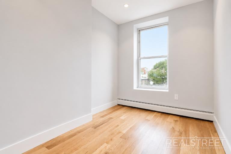 491 Tompkins Ave #3F - Photo 5 of 7