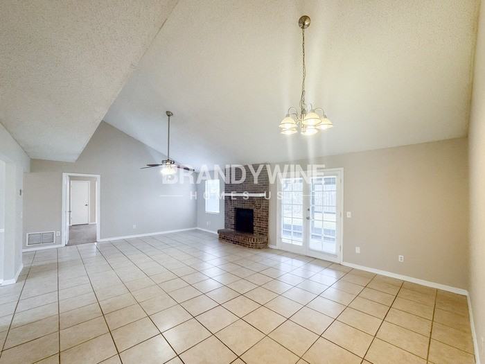 8236 Weybridge Dr - Photo 4 of 24