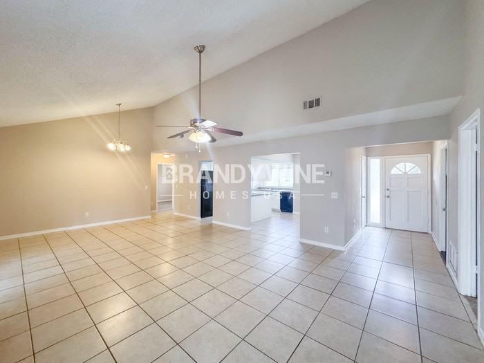 8236 Weybridge Dr - Photo 5 of 24